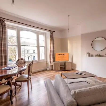 Modern Cambridge Park With Free Parking By Prescott Apartman