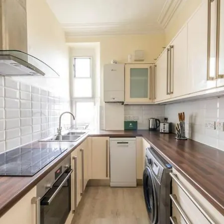 Apartman Modern Cambridge Park With Free Parking By Prescott Bristol