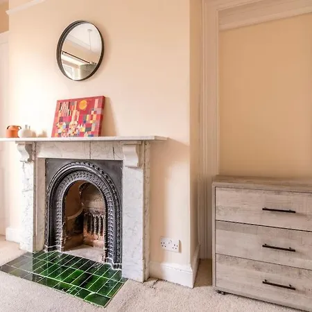 Modern Cambridge Park With Free Parking By Prescott * Bristol