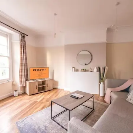 Apartment Modern Cambridge Park With Free Parking By Prescott
